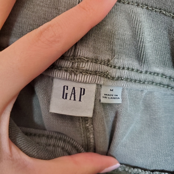 GAP Washed Green Joggers - Picture 2 of 4